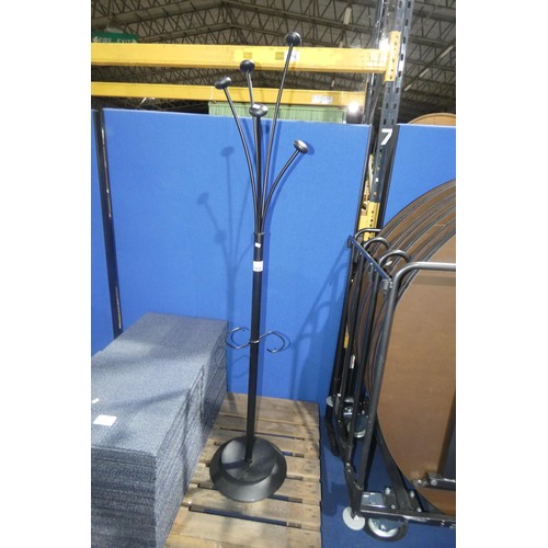 1450 - A black metal hat / coat stand