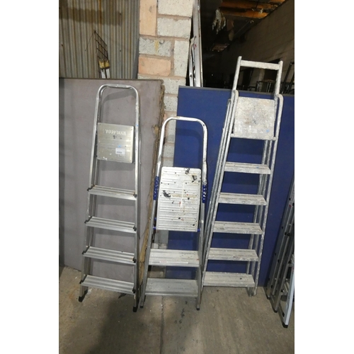 2068 - 3 various aluminium step ladders