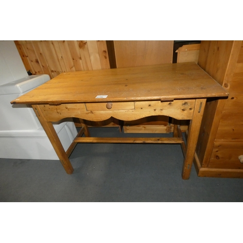 2136 - A vintage pine table with 1 drawer under approx 121 x 65 x 76cm high