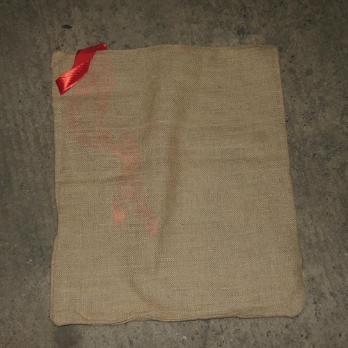 2095A - 1 box containing 100 x Jute Santa sacks