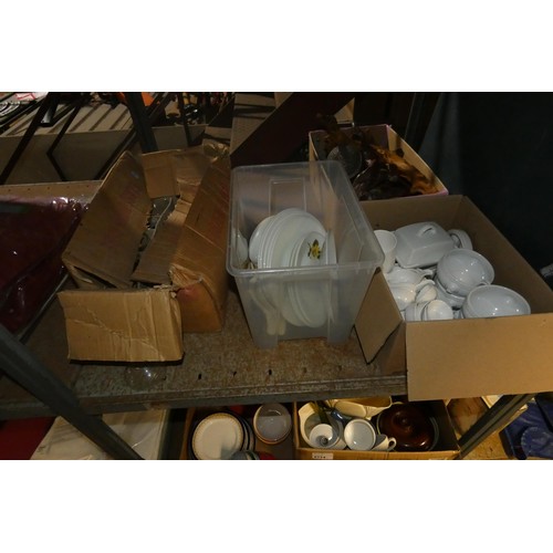 2114 - A quantity of various household items including glasses, crockery, ornaments etc. Contents of 1 bay ... 