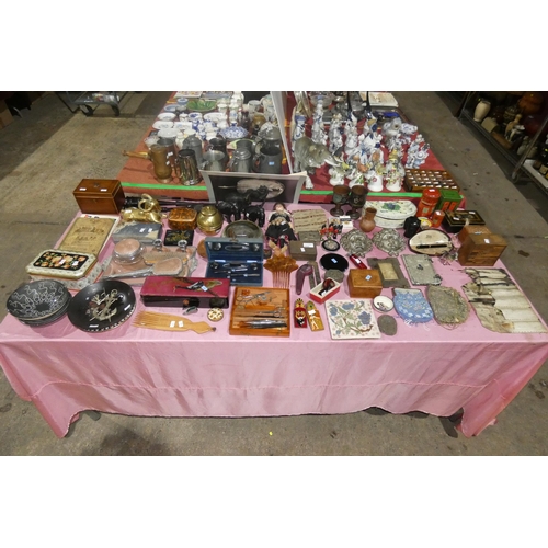 2894 - A large collective lot of vintage memorabilia including small tea caddie, music pipes, brass ornamen... 