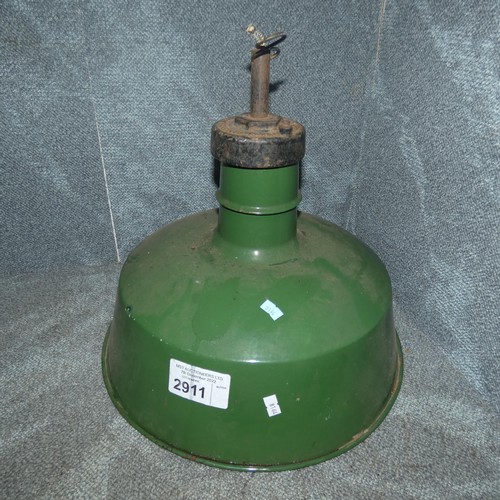 2911 - A vintage green enamel hanging industrial light