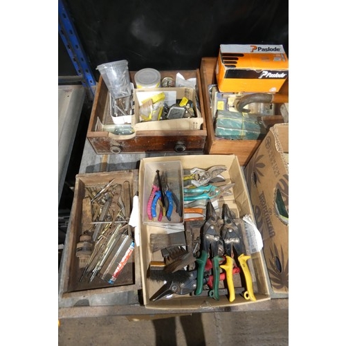 2006 - A quantity of various hand and power tools. Not practical to list in detail so please view or see ph... 