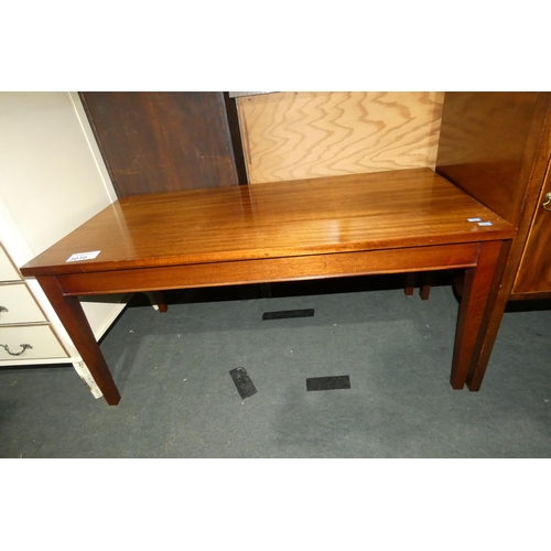 3010 - A 1970s vintage teak rectangular top coffee table approx 104 cm long