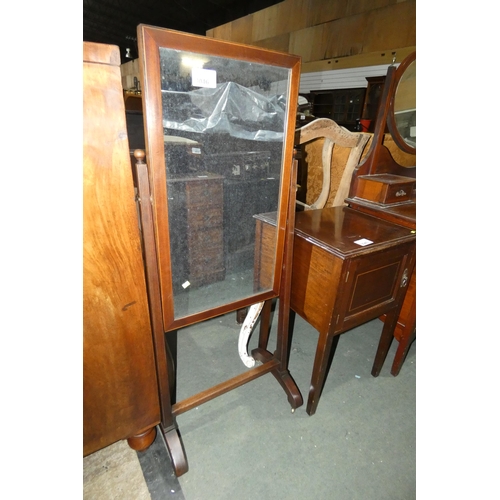 3046 - A mahogany framed swing dressing mirror