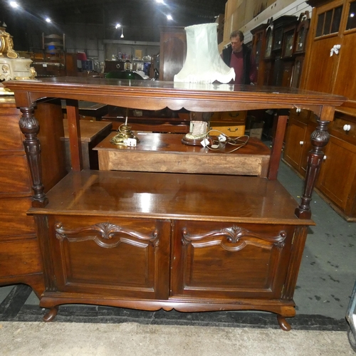 3056 - An early 20th century mahogany buffet cabinet with 2 panel doors raised on cabriole legs, approximat... 