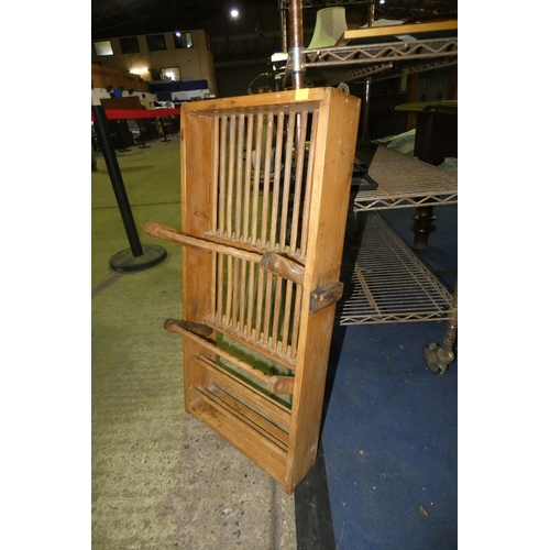 3188 - A vintage pine wall hanging plate rack approx 41cm w x 86cm high