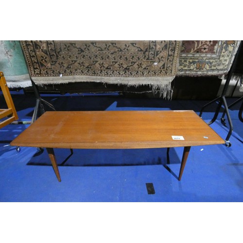 3079 - A 1970s vintage teak rectangular topped coffee table by Gordon Russell approximately 121 cm long