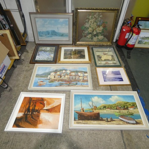 2941 - A quantity of miscellaneous pictures and frames (stillage not included)