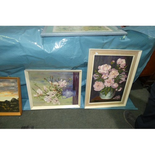 2942 - A quantity of miscellaneous pictures and frames (stillage not included)