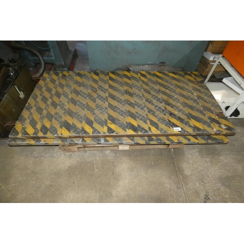 5038 - A two part aluminium checker plate loading ramp (has an iron frame), each part is approx 2m x 1m