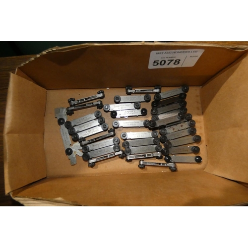 5078 - 1 box containing approx 30 x thread pitch gauges BA