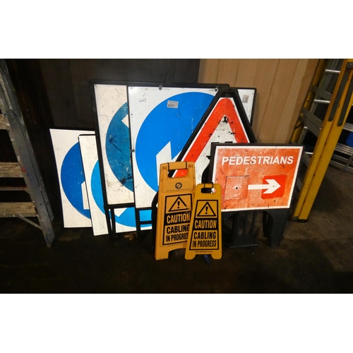 5117 - A quantity of various warning signs