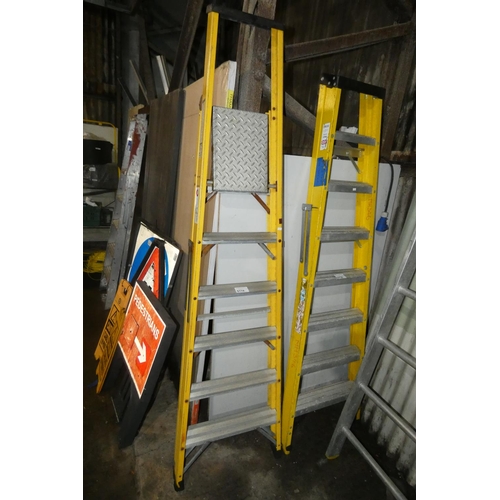 5118 - A yellow fibre glass / aluminium step ladder (5 tread)