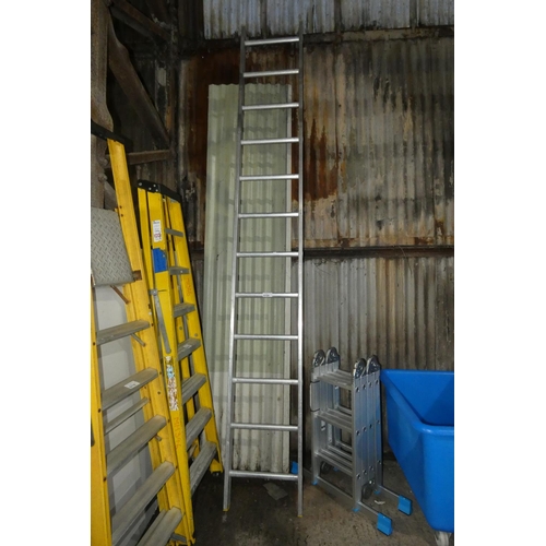 5120 - An aluminium ladder (12 rung)