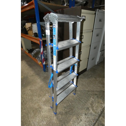 5132 - A MacAllister aluminium double sided 5 step ladder