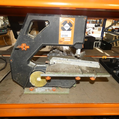 5144 - A Dewalt bandsaw type DW100, 240v