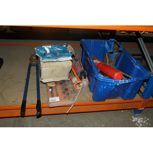 5181 - A quantity of various tools etc including a hand operated crimper, a VDO Dayton MS4150RS navigationa... 