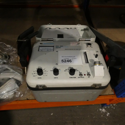 5246 - 1 x IRD Mechanalysis vibration / spike energy analyser model 820M