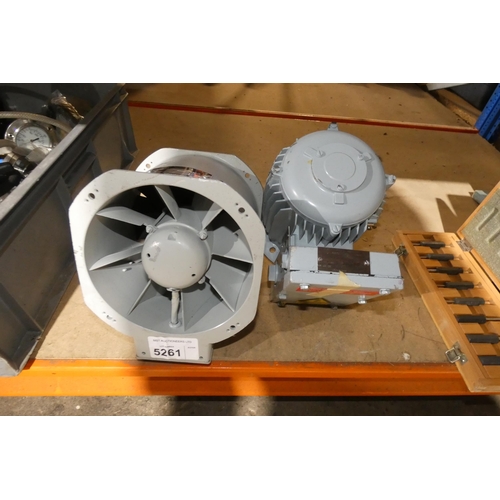 5261 - 1 ex-MOD fan assembly by Woods 115v and 1 ex-MOD motor by Combimac 440v