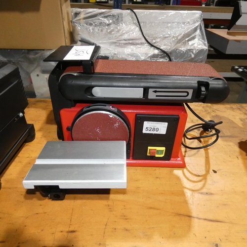 5280 - A bench top Workshop AW150BDS belt and disc sander 240v. Please note that the cast base is broken on... 