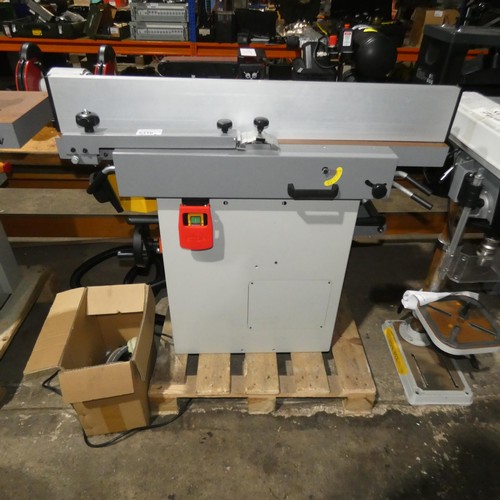 5310 - A planer thicknesser (new version of AT260PT), 240v, max width approx 25cm (SAM002881)