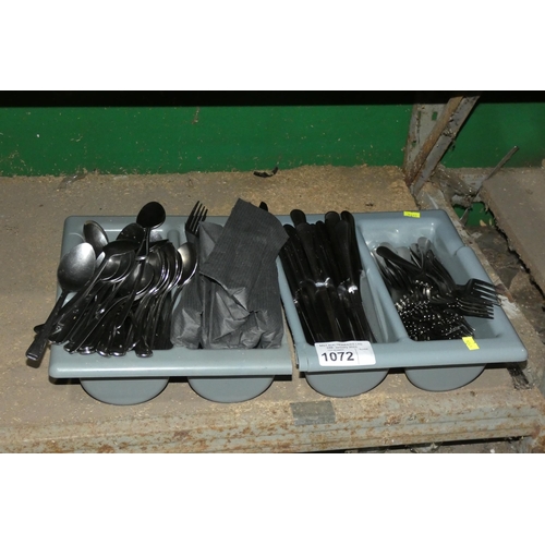 1072 - A large quantity of various stainless steel cutlery