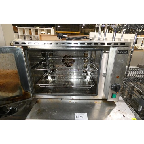 1270 - A commercial stainless steel counter top fan oven by Lincat type WEE/FG0049TZ 240v - trade