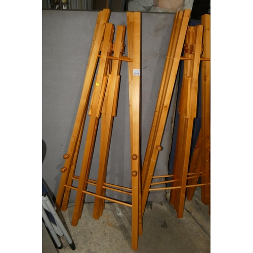 2068 - 3 x pine easels