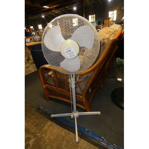 2124 - A Proline pedestal fan 240v (Trade)