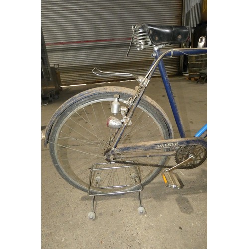 2090 - LOT WITHDRAWN: A Wayfarer vintage bicycle