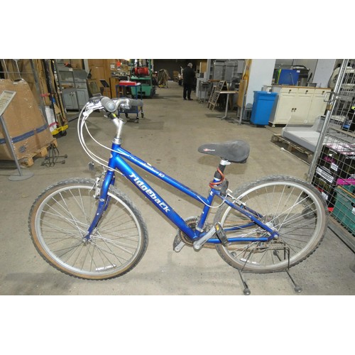 2092 - A ladies mountain bike by Ridgeback type Adventure K3