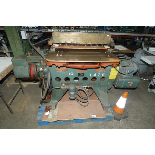 5290 - A 25-pin dovetailing machine by Brookman type 25 APM, serial number 5602, 3ph