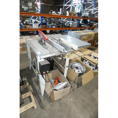 5304 - A Jet table saw type JTS-315 SP, 110v, side rail missing for cross cut table. otherwise unused