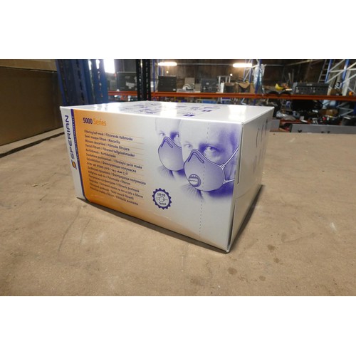 5372 - 1 box containing 100 x Sperian face masks type 5311 M/L