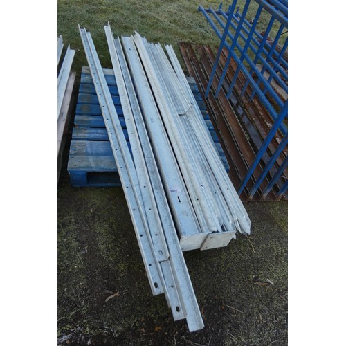 5809 - 1 pallet containing security/palisade fencing, comprising of 2 posts, 5 cross beams and a quantity o... 