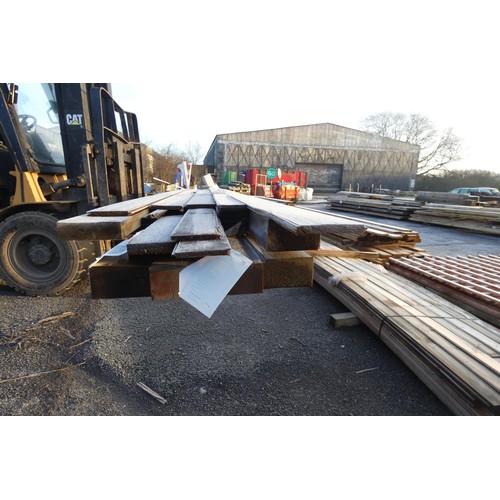 5841 - A quantity of various timber to include T&G, 14.5cm x 7.5, 12cm x 7.5cm etc, measuring up to approx ... 