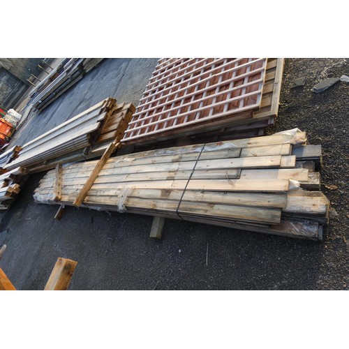 5842 - A quantity of wooden T&G boards (bottom stack)