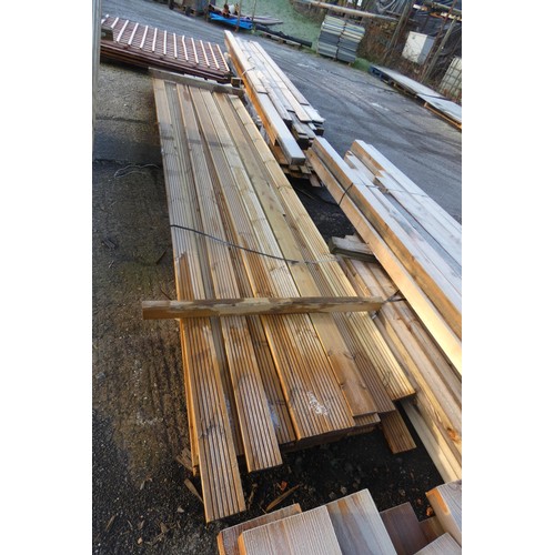 5844 - A quantity of decking boards in various profiles, measuring up to approx 480cm (bottom stack)