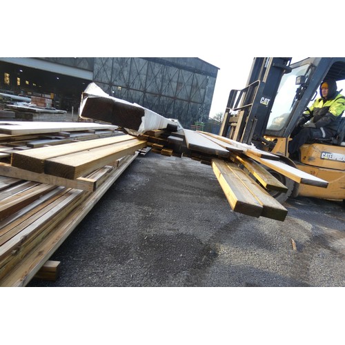 5849 - A quantity of various timber to include 9.5cm x 7xm, 9.5cm x 2cm, 9.5cm x 4.5cm etc, lengths vary up... 