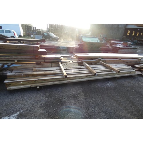 5850 - A quantity of various timber to include 7.5cm x 4.5cm, 4.5cm x 2.5cm etc, lengths vary up to 480cm (... 