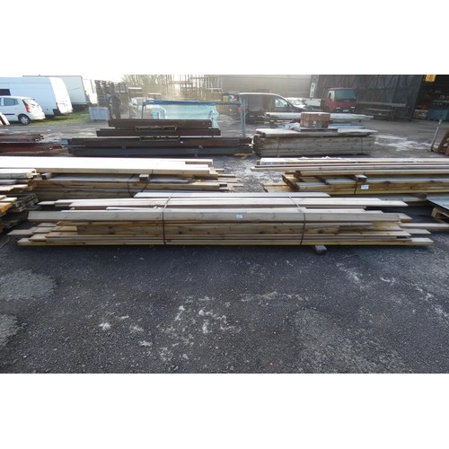 5851 - A quantity of various timber including T&G, 20cm x 10cm, 9.5cm x 4.5cm etc, lengths vary up to appro... 