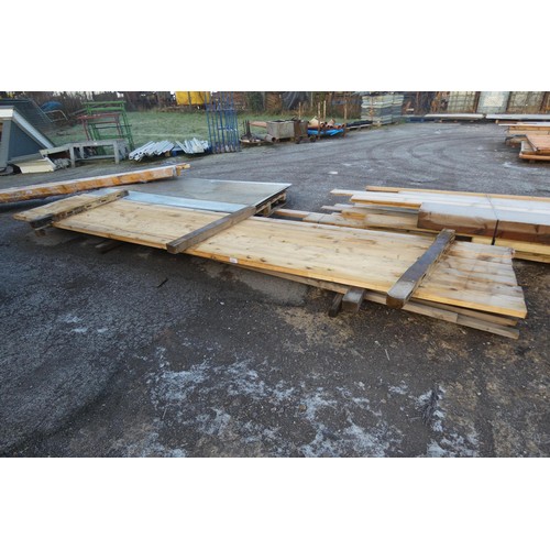 5855 - A quantity of various timber to include 14.5cm x 5cm, 5cm x 4cm, 5cm x 3.5cm etc, lengths vary up to... 