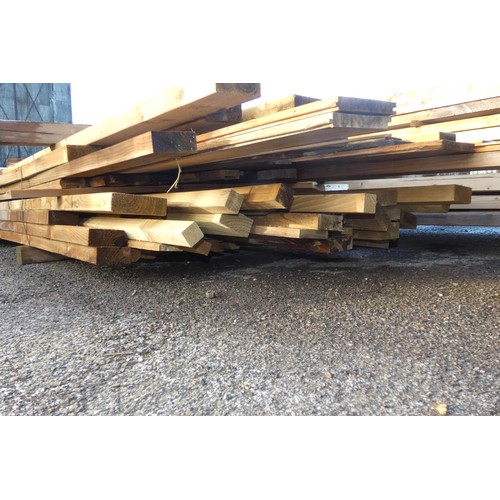 5857 - A quantity of various timber to include 9.5cm x 4.5cm, 10cm x 4cm, T&G etc, lengths vary up to appro... 