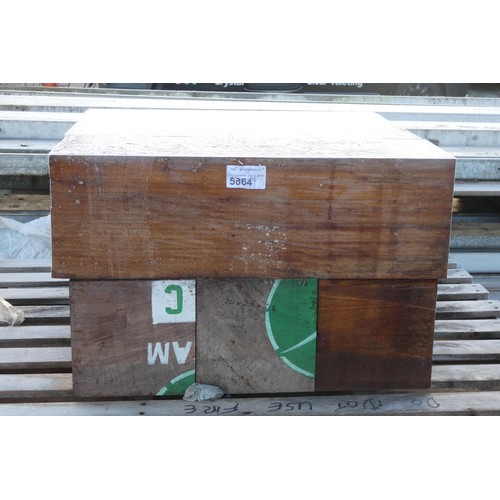 5864 - 1 pallet containing 6 blocks of tropical hardwood measuring approx 20cm x 20cm x 66cm long (top stac... 