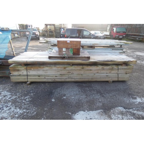 5865 - A large quantity of timber measuring approx 10cm x 10cm x 360cm and 15cm x 4cm x 360cm (bottom stack... 