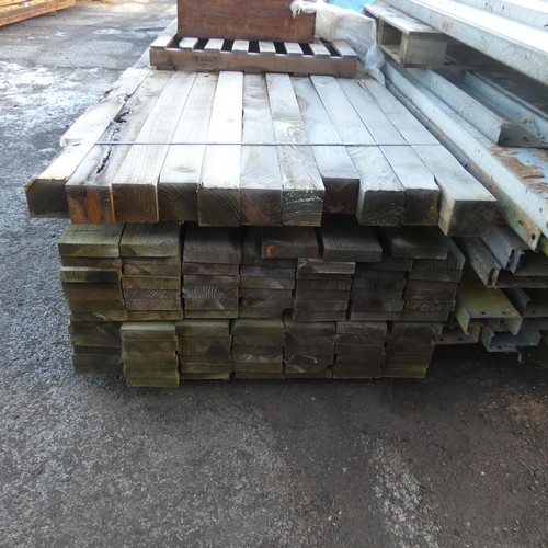 5865 - A large quantity of timber measuring approx 10cm x 10cm x 360cm and 15cm x 4cm x 360cm (bottom stack... 