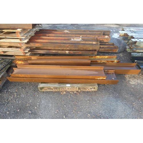 5870 - 1 pallet containing a quantity of RSJs, measuring up to approx 250cm