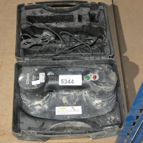 5344 - A GRABO portable electric vacuum lifter